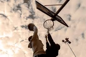 德扑博弈：如何对付“疯狂型”进攻选手。（德州扑克策略：如何应对“疯狂型”激进玩家）