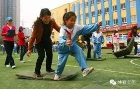 意甲-普利西奇双响拉比奥特世界波 米兰3-2登顶 [意甲AC米兰]